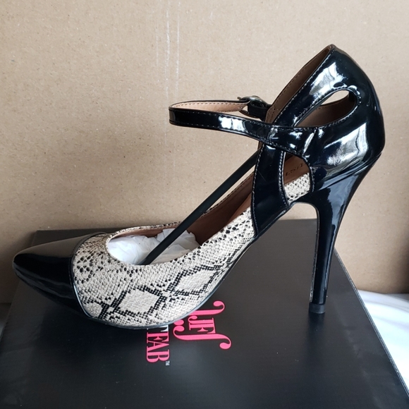 High Heel Shoes - Picture 4 of 7